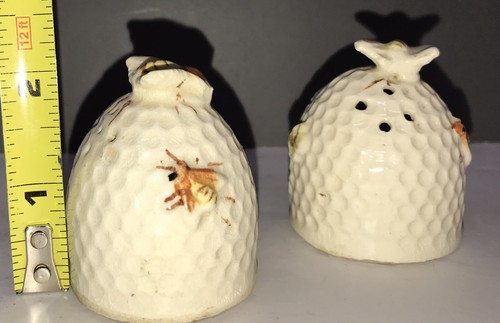Vintage Bee Hives honey Salt & Pepper Shakers set Made in Japan sunflowers cork