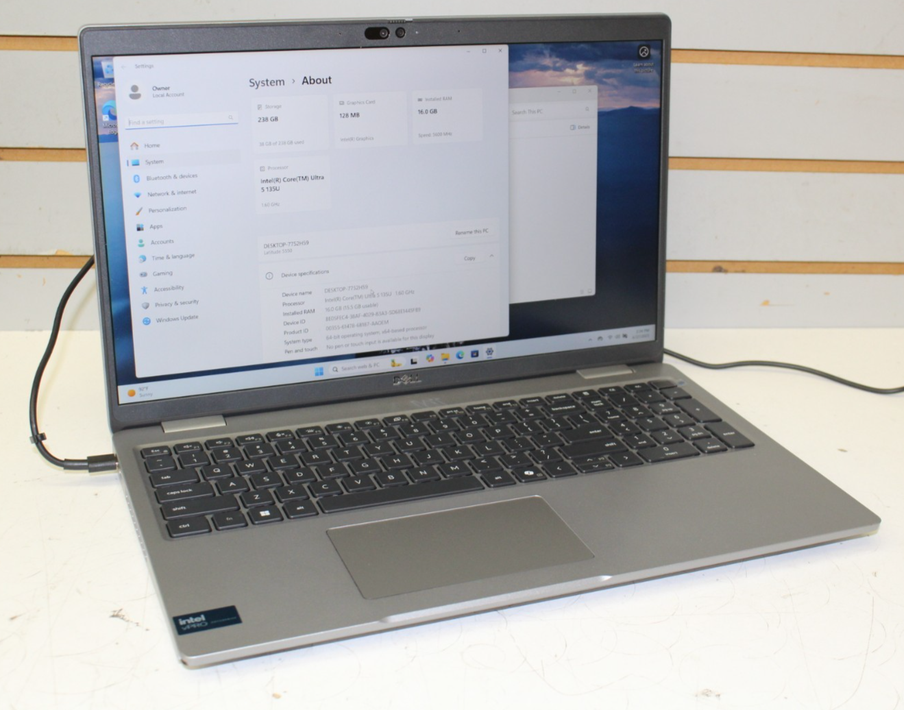 Dell Latitude 5550 Intel Core Ultra 5 135U 16GB 256GB Laptop