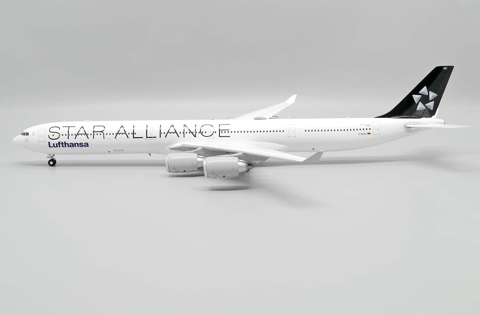 航空機・ヘリコプター Lufthansa Airbus A340-600 1/200 航空機・ヘリコプター Lufthansa Airbus A340-600 1/200 Amazon