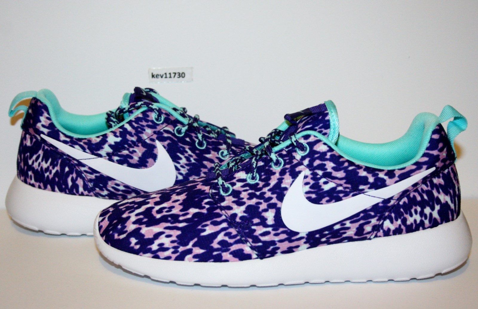 nike roshe run purple