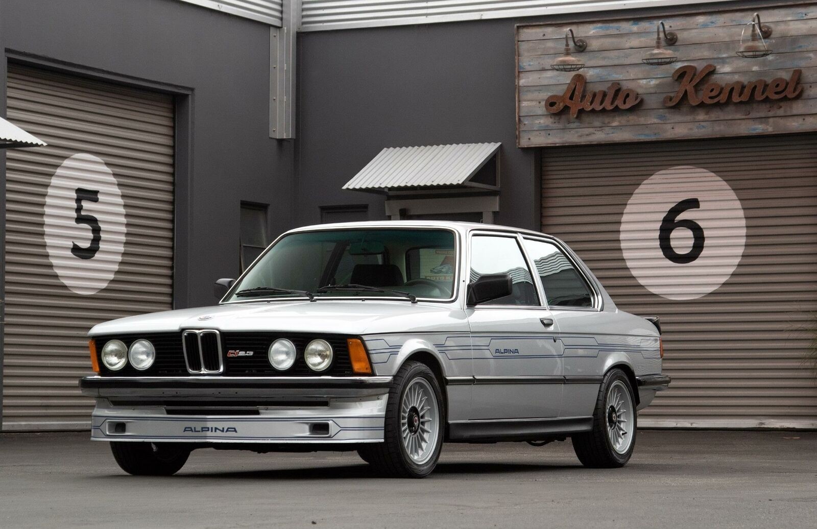 LS 1/18 BMW 323 Alpina 1983 グレー LS-COLLECTIBLES LS020E Scale 1/18 | BMW 3-SERIES 323 C1 2.3