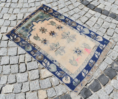 Vintage Oushak Rug 29'' x 46'' Anatolian Oushak Rug Muted Dye Hand-knotted Rug