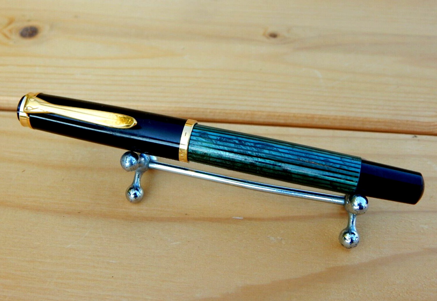 Pelikan M400 Old Style Green/Black Striped Fountain Pen 14C