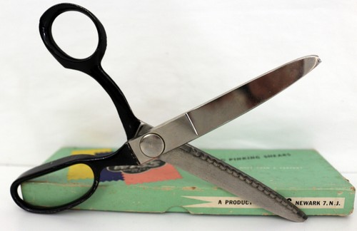 Vintage Wiss Model C Pinking Shears 9” with Black Handle Made In USA