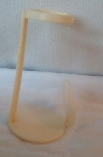 Applause Toy Company Little Hollow vintage doll stand 2-5/8