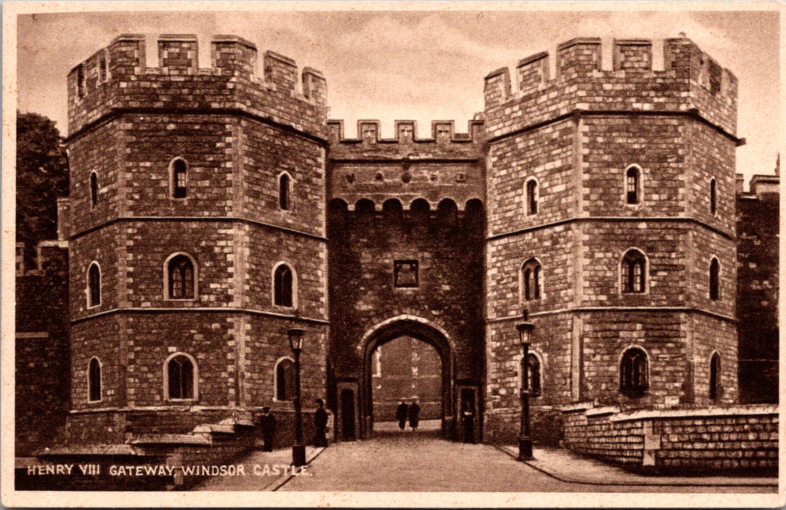 Henry VIII Gateway Windsor Castle Vintage Postcard DB Unposted