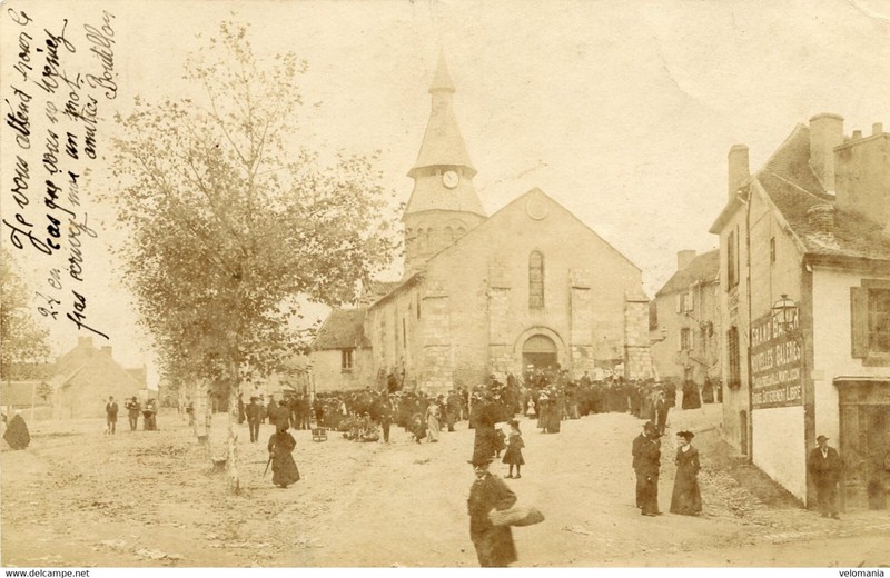 S7358 Cpa 03 NÃ©Ris Les Bains - Eglise , Sortie De Messe 