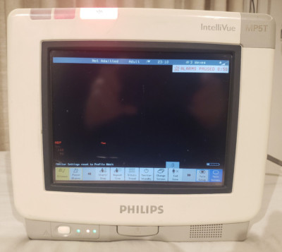 Philips IntelliVue MP5T Patient Monitor M8105AT H10 A03 w/Attachments