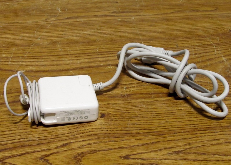 Apple PowerBook/iBook G3/G4 45W AC Adapter