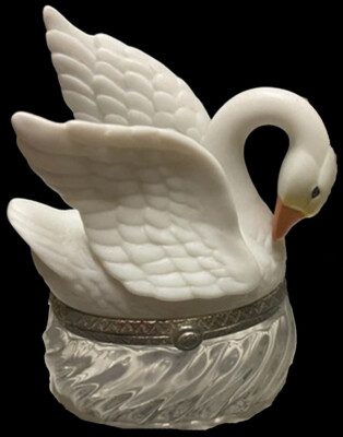 White Swan Porcelain Hinged Box With Velvet Pouch by PHB  Midwest *NO BOX*
