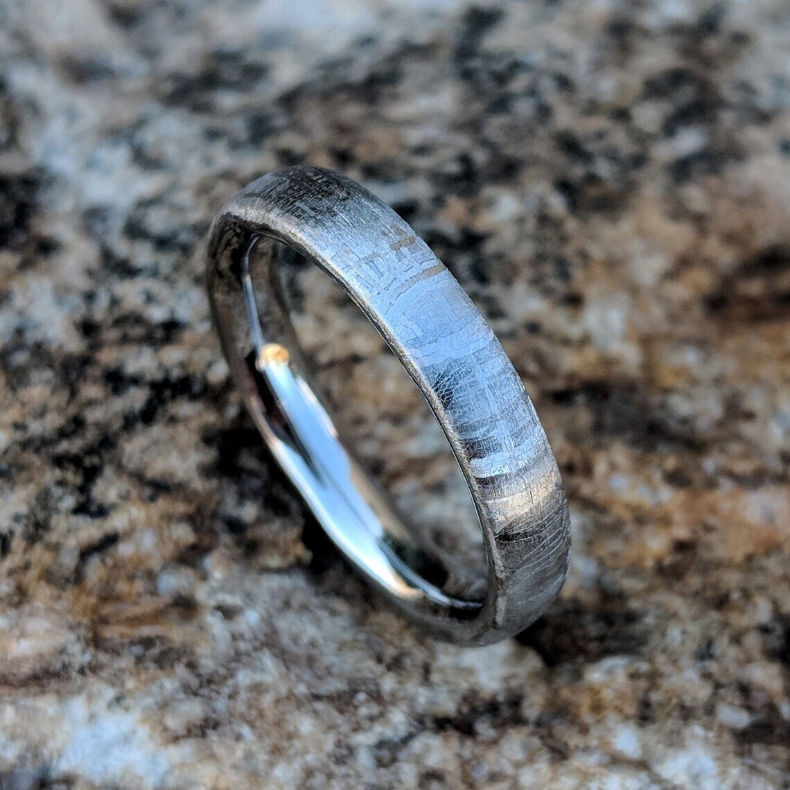 邦楽 METEOR/DIAMOND Authentic Gibeon Meteorite Ring - Men's Wedding Band