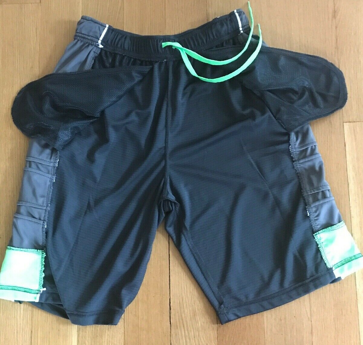 Pony Mens Dry Wick Athletic Shorts. Size S. Side Pockets. Gray/Green. NWT