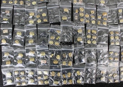 Vintage Old Dealer Stock of 1,100+ Glass Watch Crystals