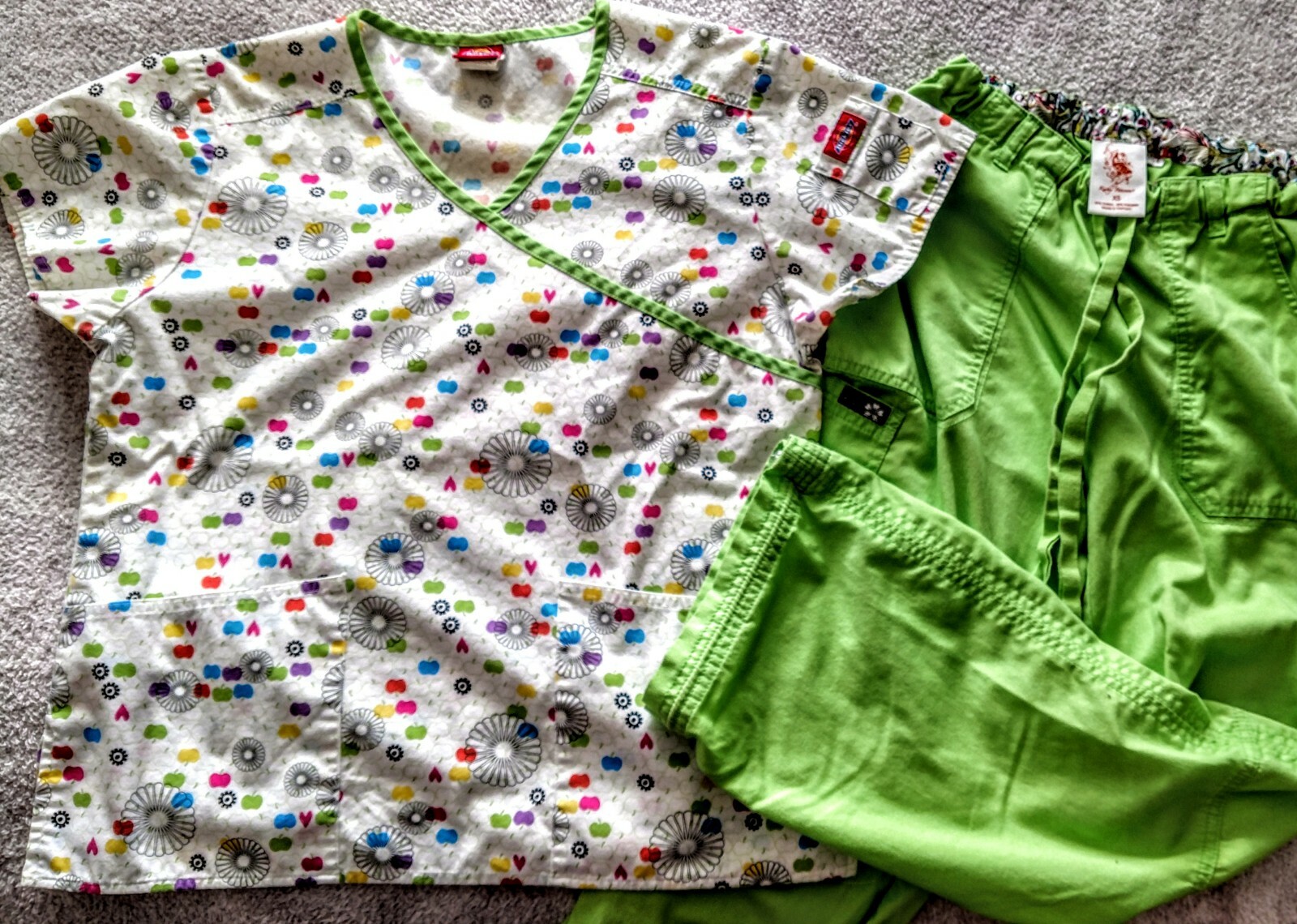 Lot Of 6 - Women's Scrub Sets, Size Small