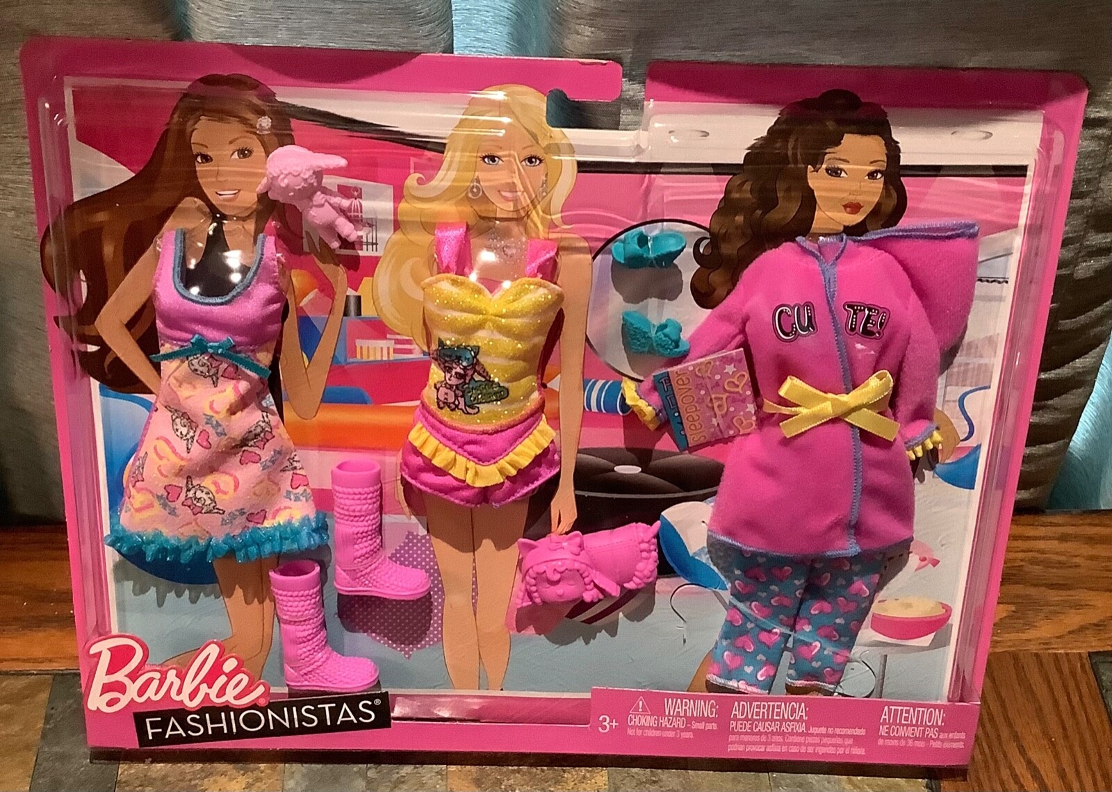 Barbie TRAVEL と衣装セット Amazon.com: Barbie Dreamhouse Adventures Doll & Accessories