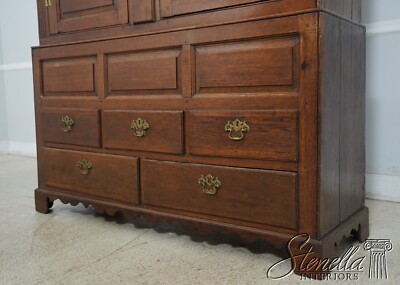 F65770EC: English 18th Century Antique Oak Linen Cabinet	