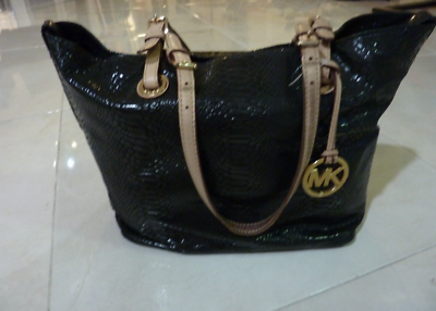Michael kors soft leather satchel hotsell