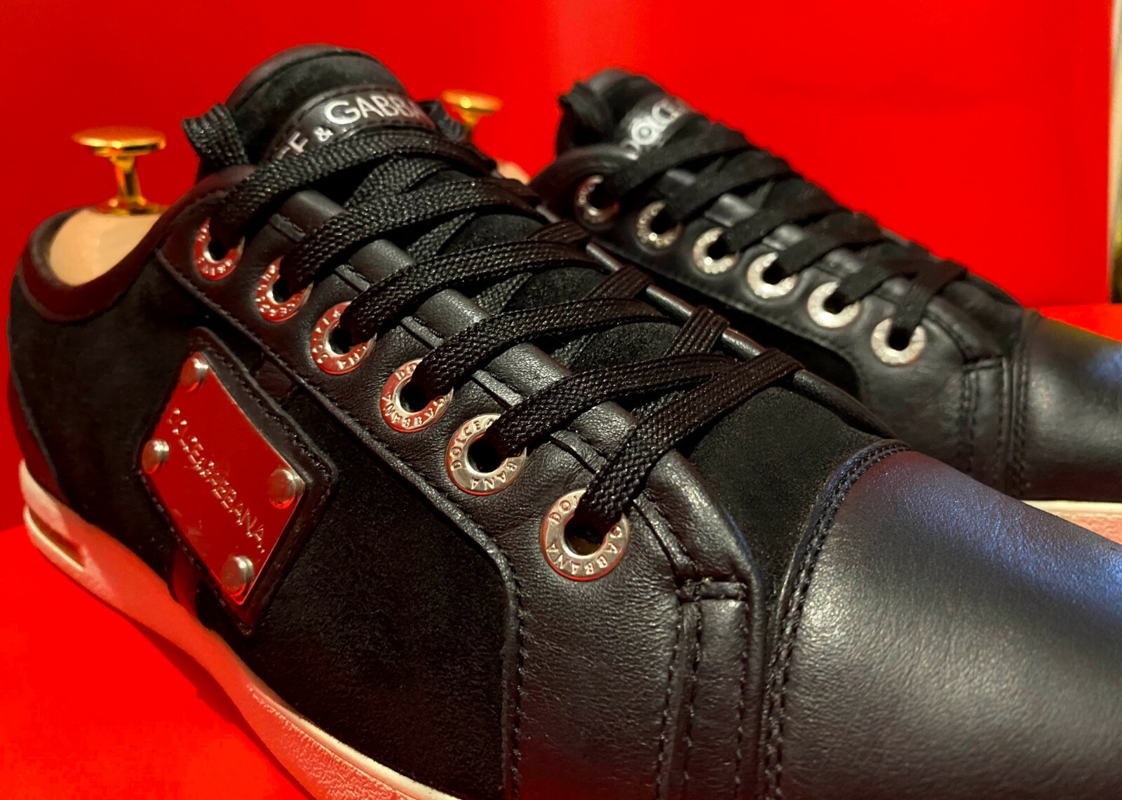 $879.00 !! DOLCE & GABBANA RARE FIND LUXURY BLACK SNEAKERES