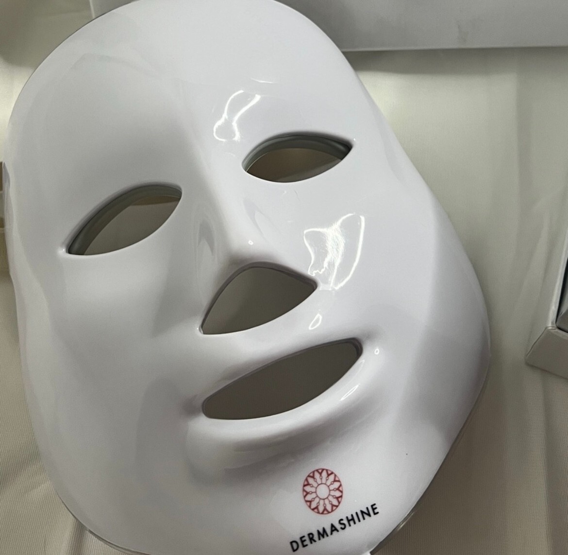 Dermashine Pro 7 color LED Mask | eBay