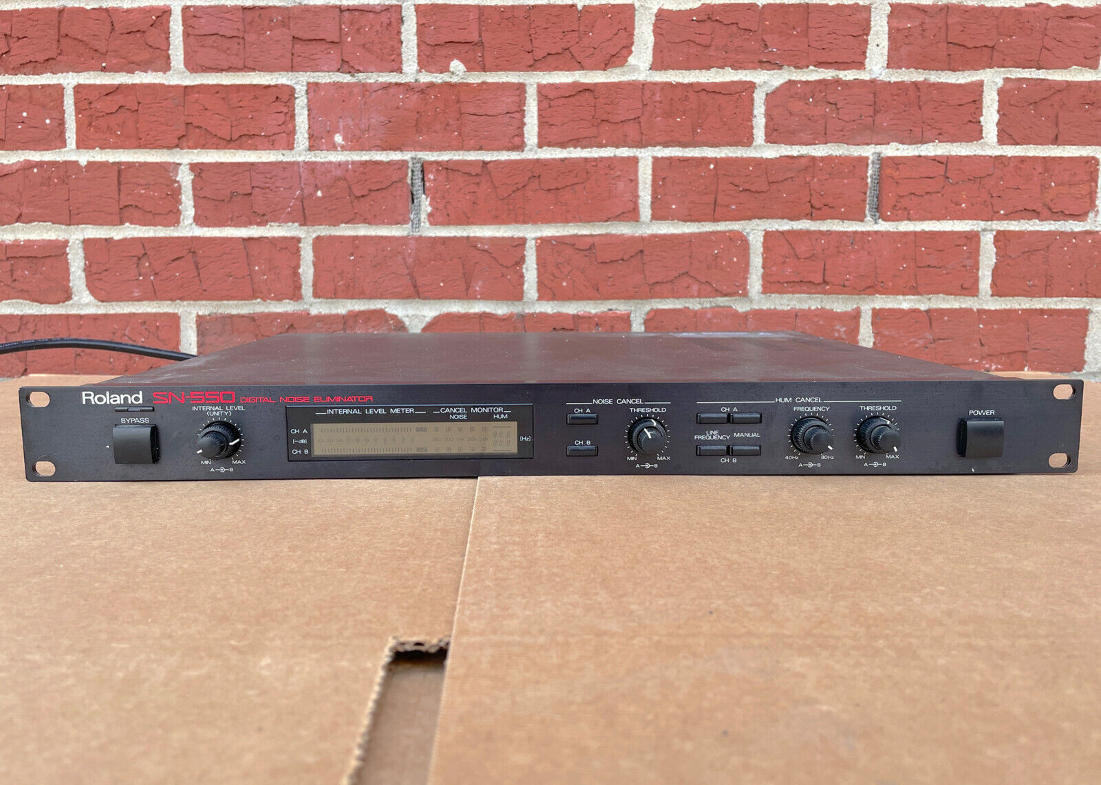 Roland SN-550 Digital Noise Eliminator Original Box Vintage Roland SN-550 Digital Noise Eliminator Original Box Vintage