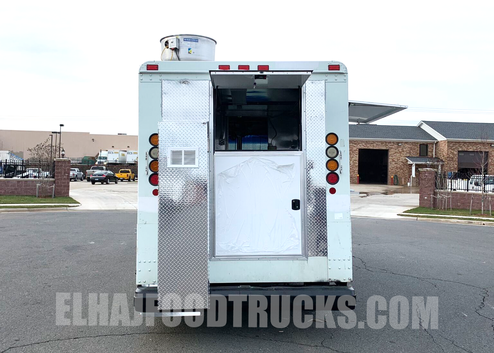 BRAND NEW FOOD TRUCK FOR SALE