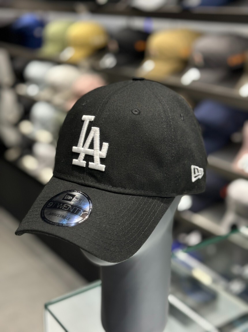 ☆New Era☆ MLB Washed Mini Logo LA Dodgers Unstructured Bal MLB Mini Logo Washed LA Dodgers 9TWENTY Cap | New Era Cap UK