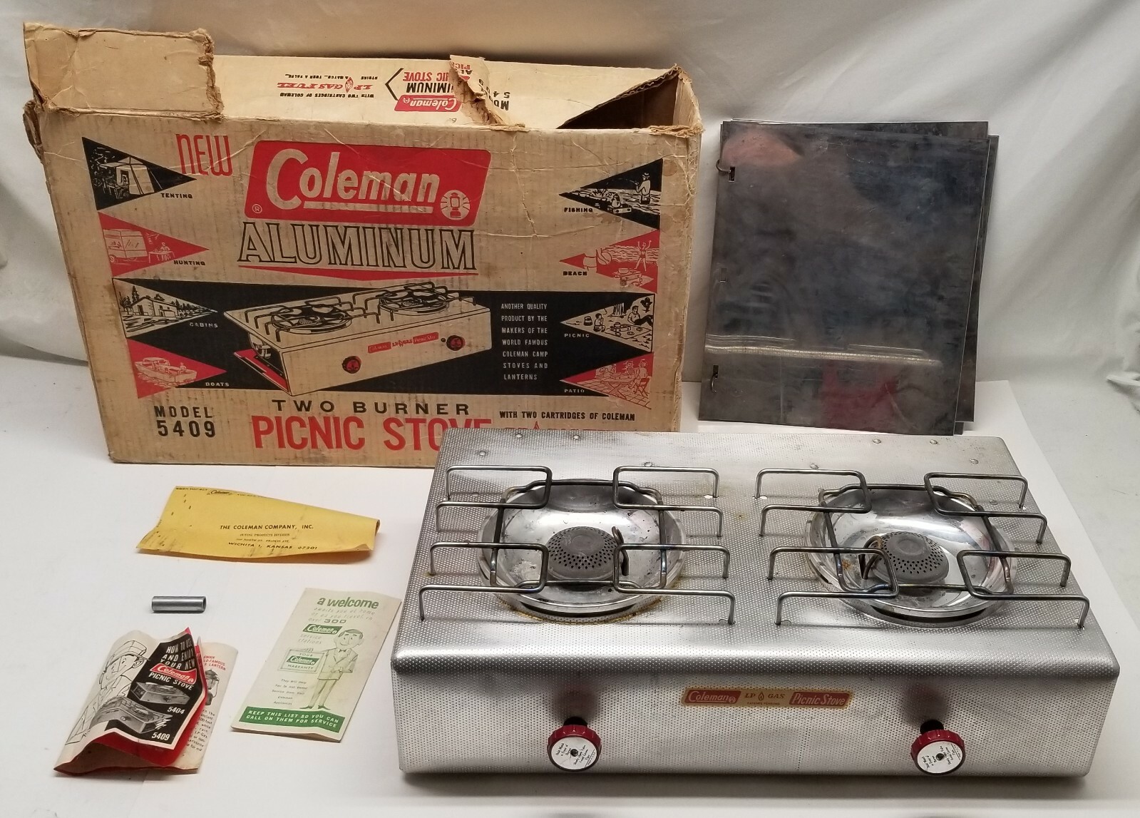Vintage Coleman LP Gas Picnic Stove Model 5409 + Box, Manuals & Wind