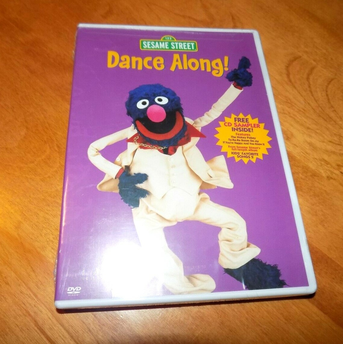 Play Along! DVDとCDセット ディズニー Disney DWE Zippy and his friends ワールド