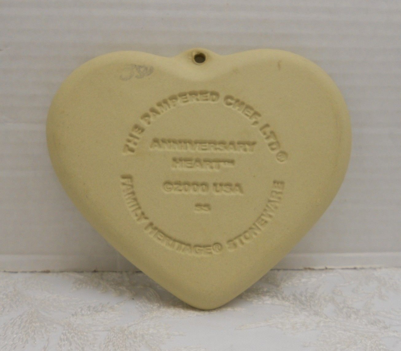 The Pampered Chef Anniversary Heart Cookie Mold  Stoneware 2000 Valentine
