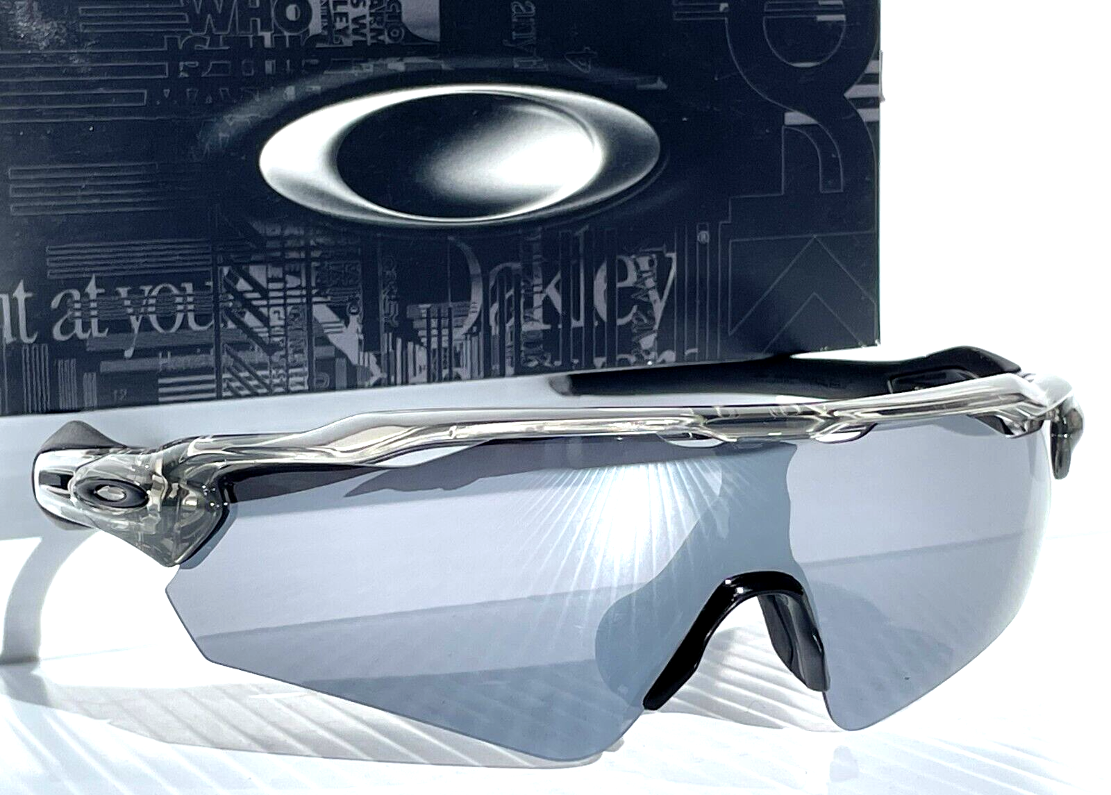NEW Oakley RADAR EV PATH Grey Smoke POLARIZED Galaxy Chrome NEW Oakley RADAR EV PATH Grey Smoke POLARIZED Galaxy Chrome