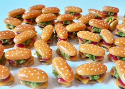 50 Dollhouse Miniature Long Cheese Burgers Doll Mini Tiny Food Burger Bun Bread