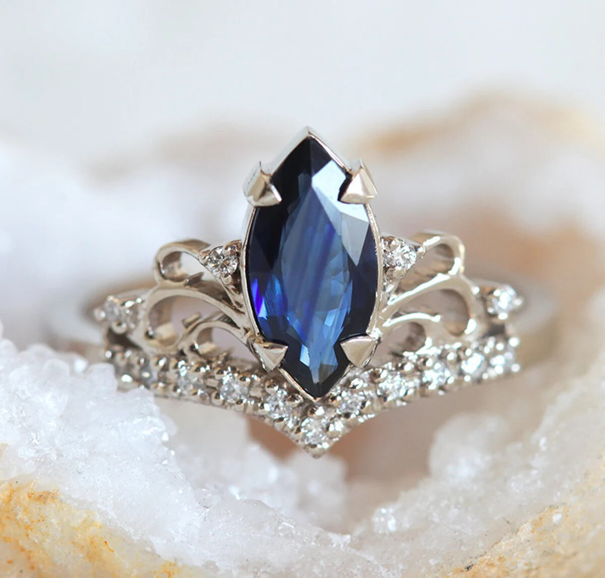 アクセサリー TOY RING\"CROWN\"- LIGHT BLUE Blue Topaz & Diamond Crown Ring 14K