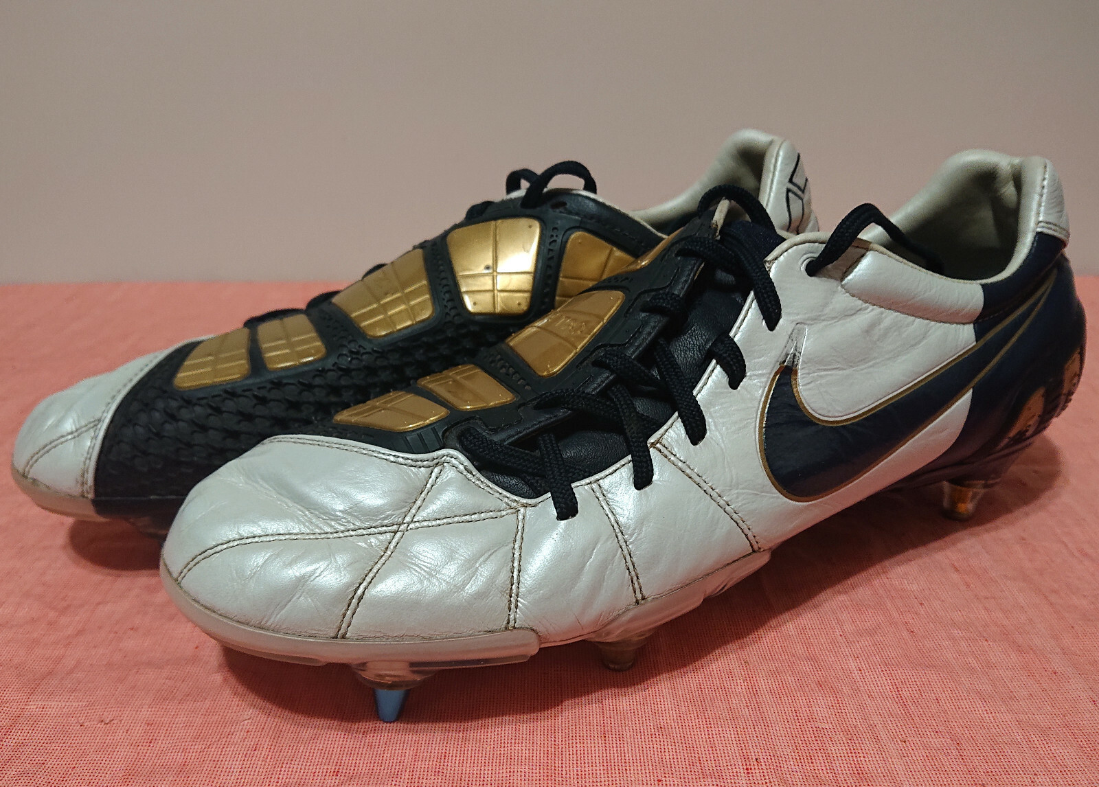 nike total 90 laser