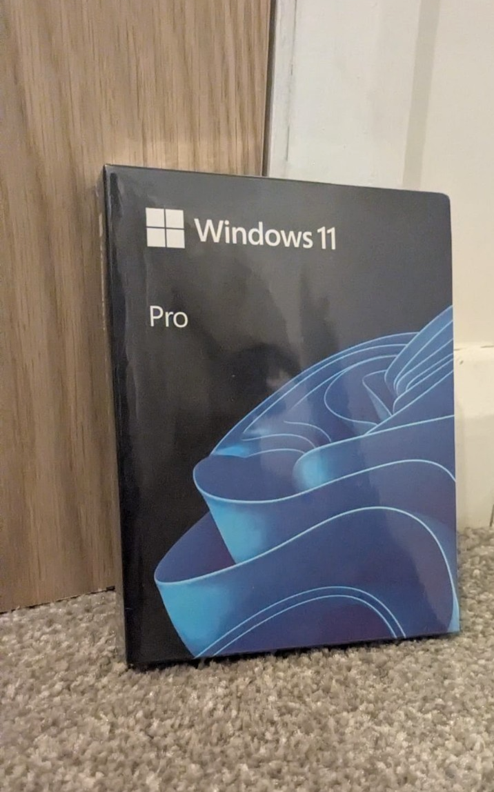 Microsoft Windows 11 Pro Professional USB Pack Sealed 64 Bit Operating System