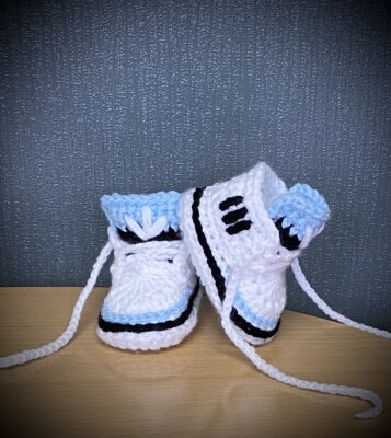 Crochet baby shoes Handmade crochet wool baby booties sneakers slippers trainers