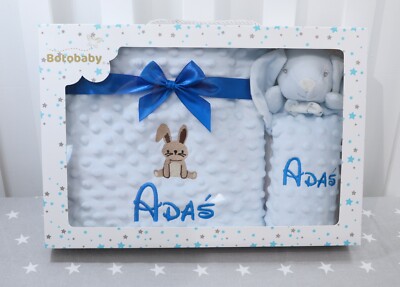 GESCHENKSET Babydecke mit Namen & Motiv bestickt + Schmusetuch mit Name – Person