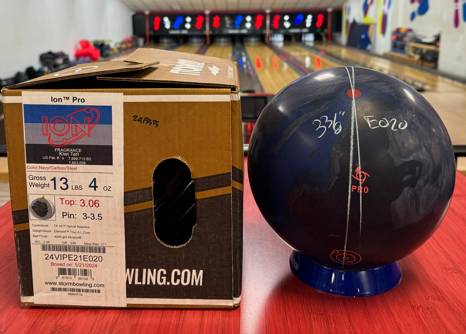 13 lb STORM ION PRO BOWLING BALL UNDRILLED NEW IN BOX 3 3/8