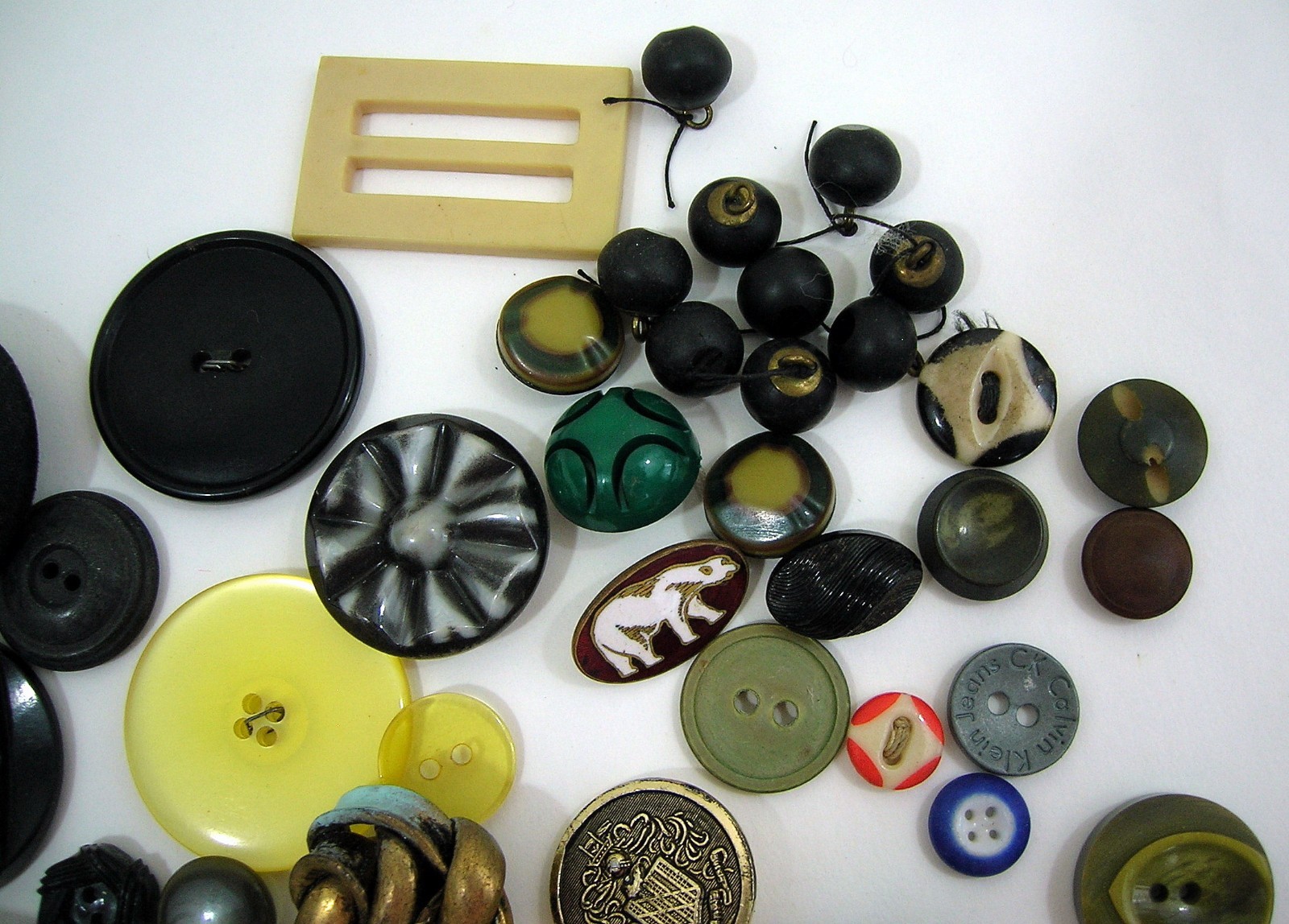 Vtg Buttons Lot Plastic, Celluloid, Vegetable Ivory, Brass, Approx. 60,  2