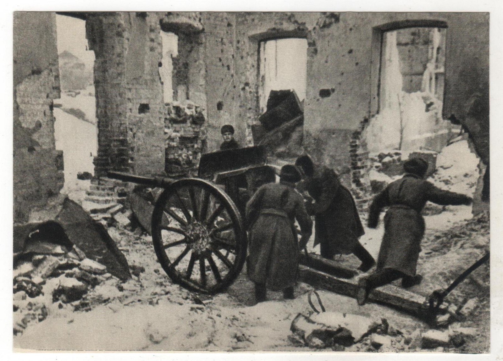 1968 WWII WAR Battle of Stalingrad. Red Army Military ART Russian postcard OLD