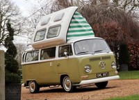 1971 Volkswagen MOTOR CARAVAN T2 Early Bay Window Camper Van. Restored. Mango Gr