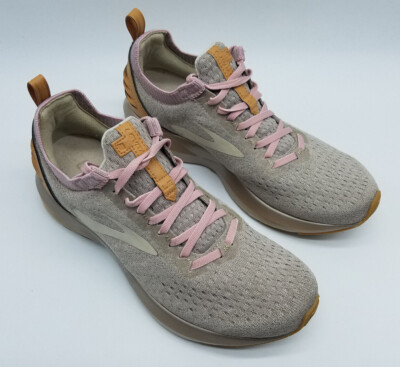 brooks women's levitate 2