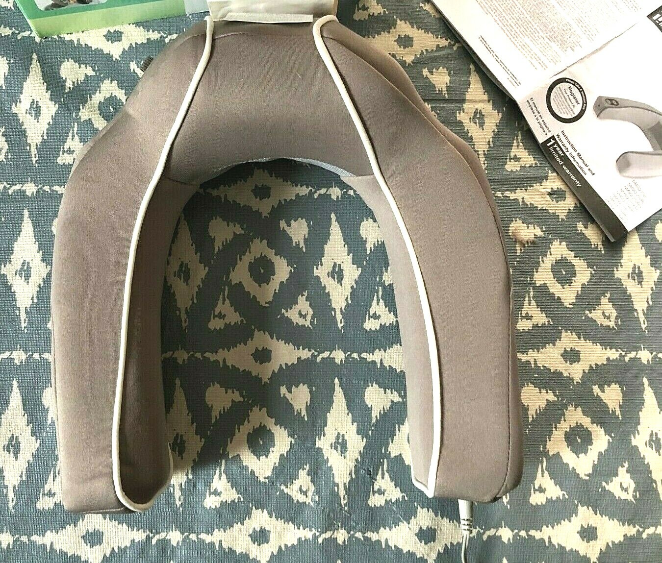 Neck and Shoulder Massager with Heat 2 Speed Polyester Cover 4AA Batteries (n/i)