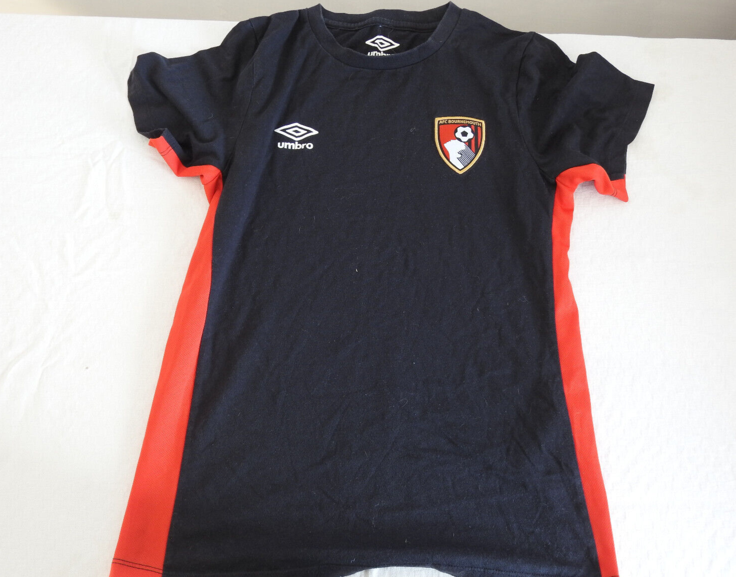 AFC Bournemouth Umbro サッカーシャツ Sサイズ 低 価格スポーツ - AFC Bournemouth Umbro サッカーシャツ Sサイズ