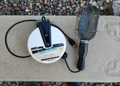 Vintage Diamond  Handiwire 20 foot Retractable Cord Reel Shop Drop Light Lamp 