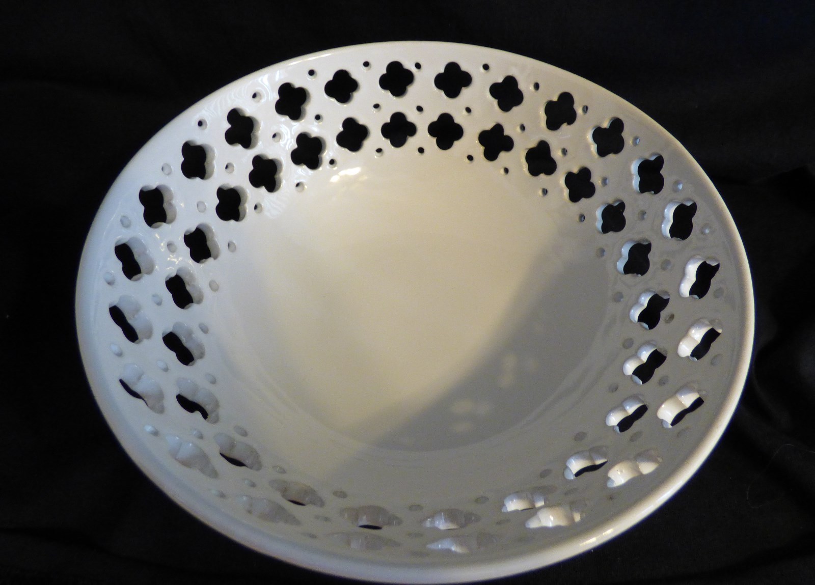 MILK WHITE GLAZED STONEWARE BOWL