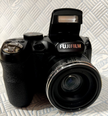 Digital Bridge Camera - Fuji Finepix S2980