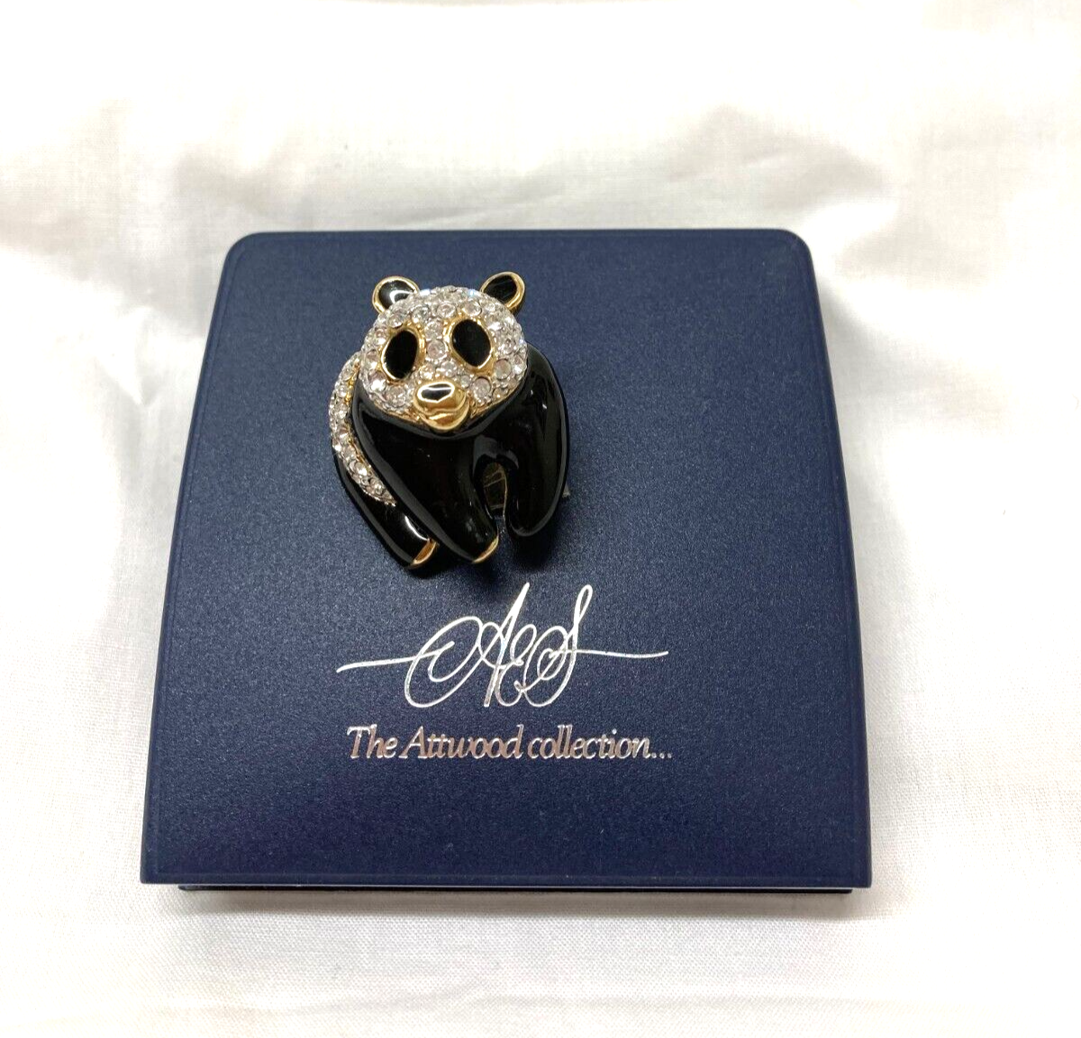 The Attwood Collection ブローチ