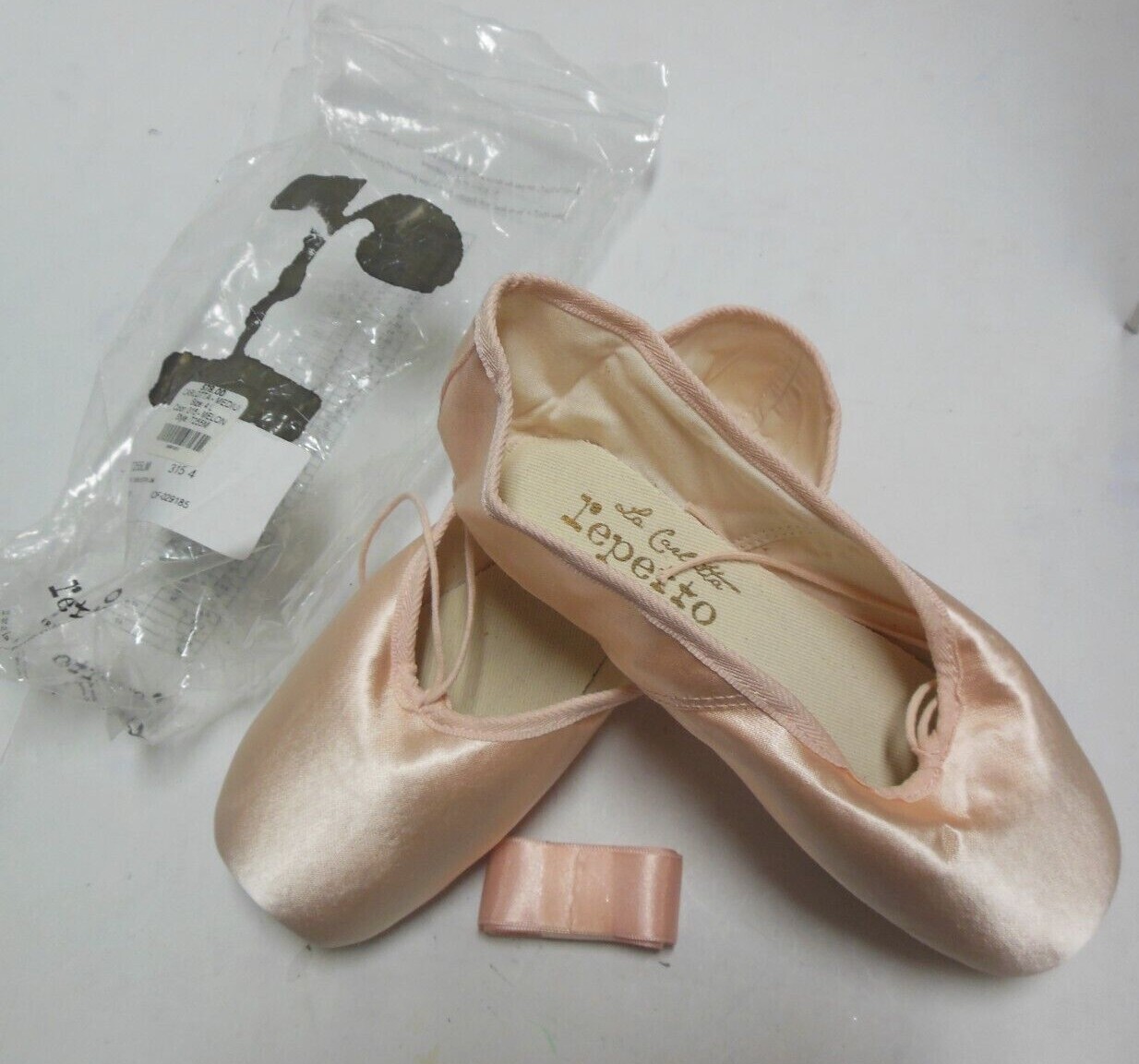 最終値下げ⭐︎⭐︎La Carlotta Pointe shoes レペット La Carlotta Pointe shoes - MediumBox HardSole｜ダンス