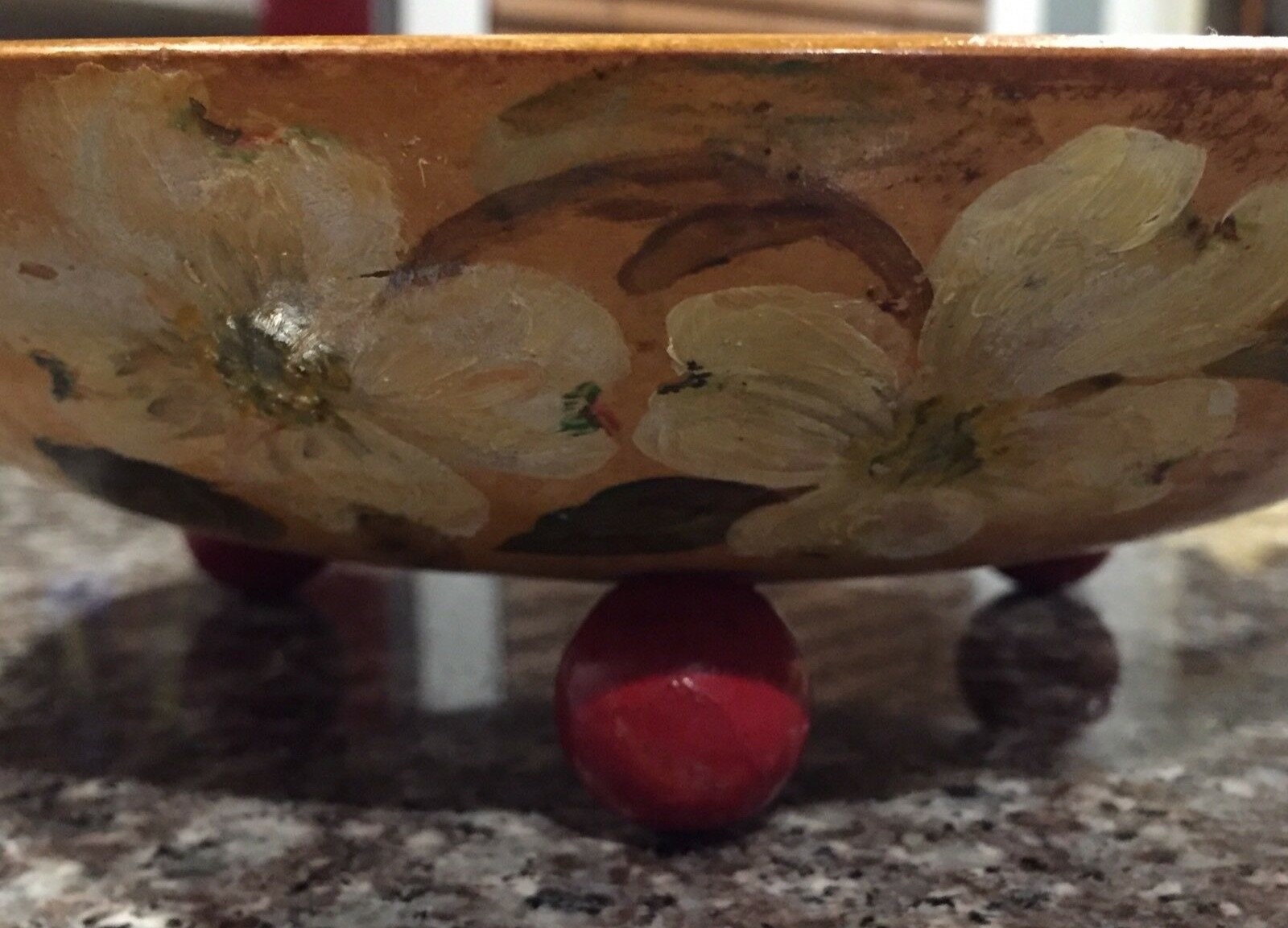 VTG MUNISING Solid Maple Wood Salad Fruit Footed BOWL w/ Painted White Flowers