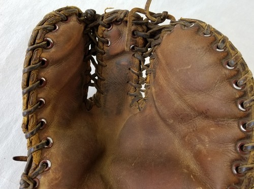 vintage rawlings T70 leather baseball glove mitt RHT George McQuinn the claw